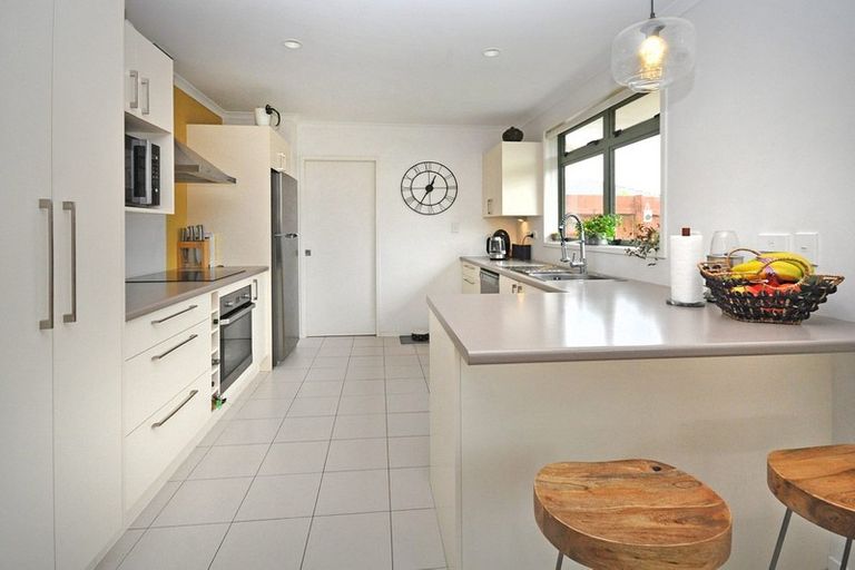 Photo of property in 26 Ripple Grove, Waiuku, 2123