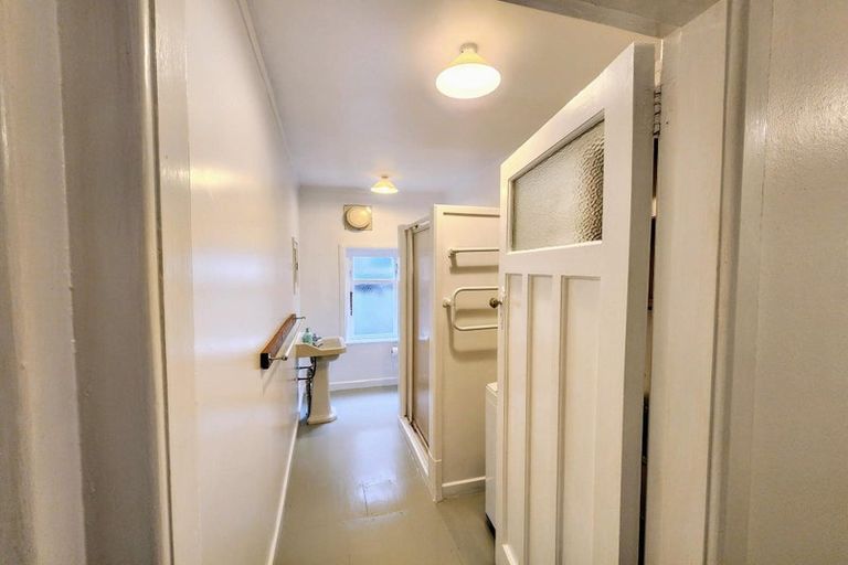 Photo of property in 58 Duncan Terrace, Kilbirnie, Wellington, 6022