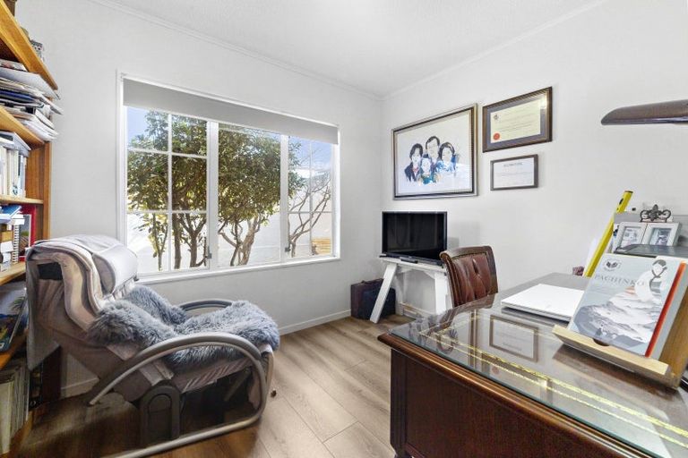 Photo of property in 89 Ashton Fitchett Drive, Brooklyn, Wellington, 6021