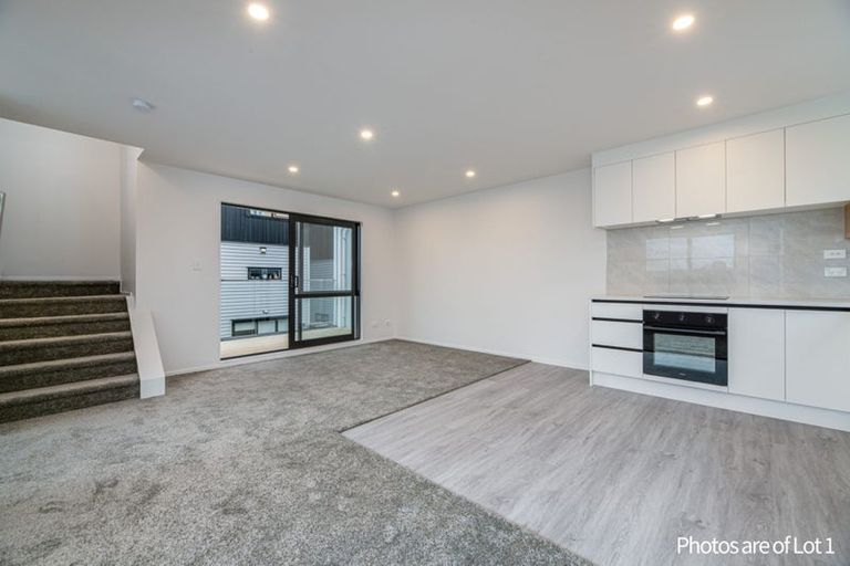 Photo of property in 5/17 Kingdale Road, Henderson, Auckland, 0610