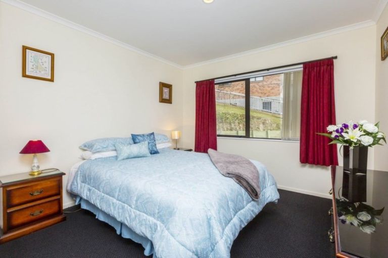 Photo of property in 40 King Charles Drive, Kingsley Heights, Upper Hutt, 5018