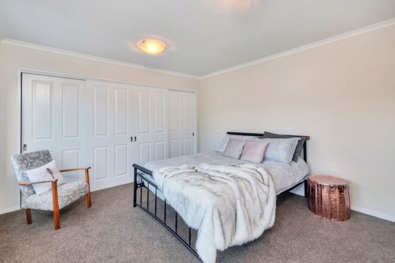 Photo of property in 15 Pooks Road, Ranui, Auckland, 0612