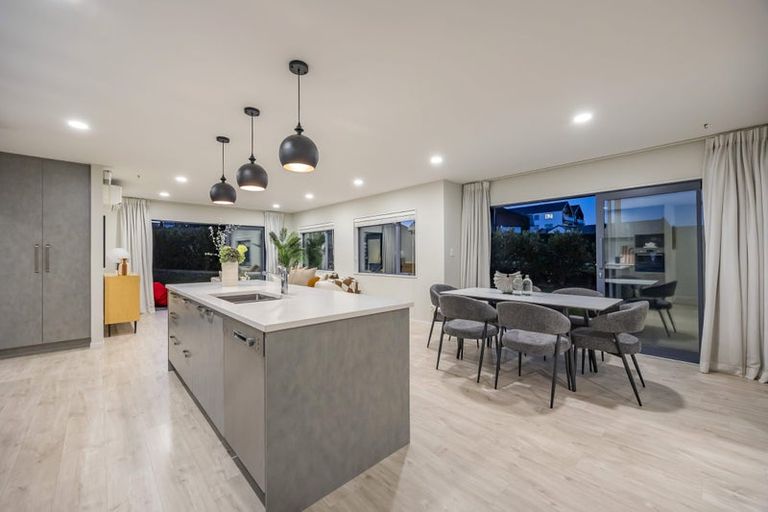 Photo of property in 21 Vintry Drive, Huapai, Kumeu, 0810