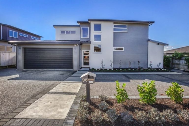 Photo of property in 96 Te Puia Drive, Aotea, Porirua, 5024