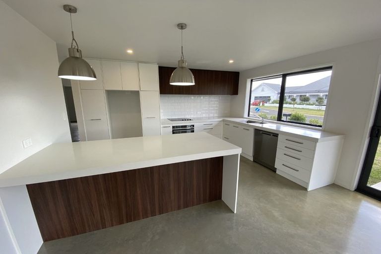 Photo of property in 1 Clifford Close, Leamington, Cambridge, 3432