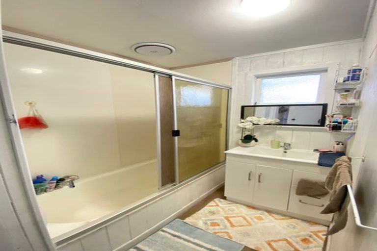 Photo of property in 41 Garelja Road, Henderson, Auckland, 0612