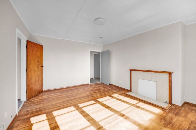 Photo of property in 82 Glenpark Avenue, Frankleigh Park, New Plymouth, 4310
