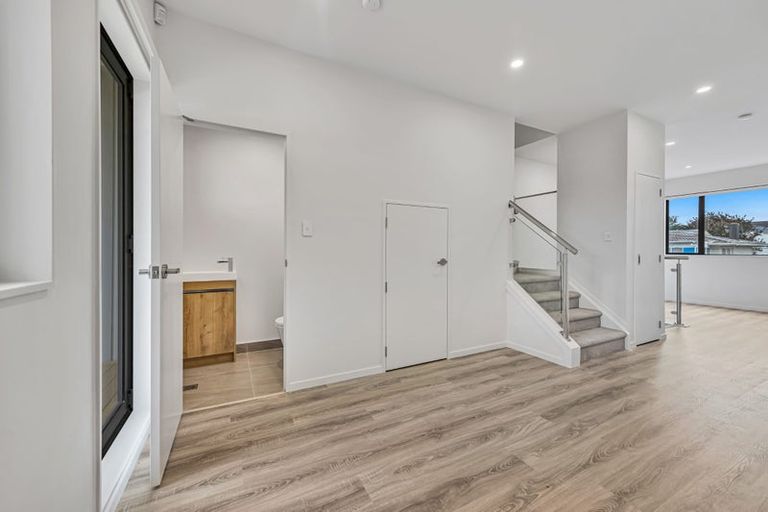 Photo of property in 7/345 Pakuranga Road, Pakuranga Heights, Auckland, 2010