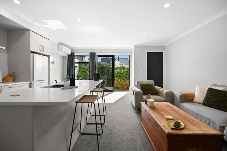 Photo of property in 2/25 Thackeray Street, Hamilton Lake, Hamilton, 3204