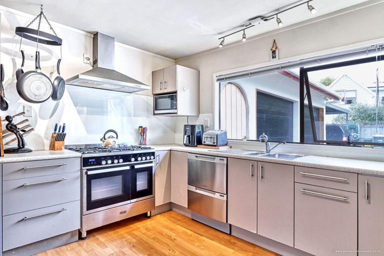 Photo of property in 412 Whangaparaoa Road, Stanmore Bay, Whangaparaoa, 0932