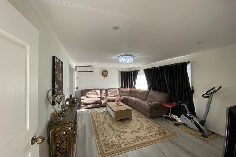 Photo of property in 214 East Tamaki Road, Otara, Auckland, 2023