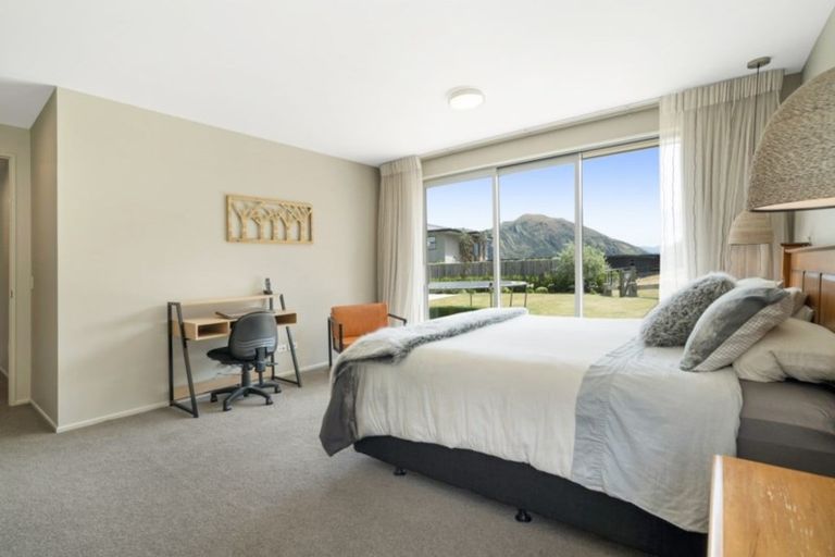 Photo of property in 12 Edgewood Place, Wanaka, 9305