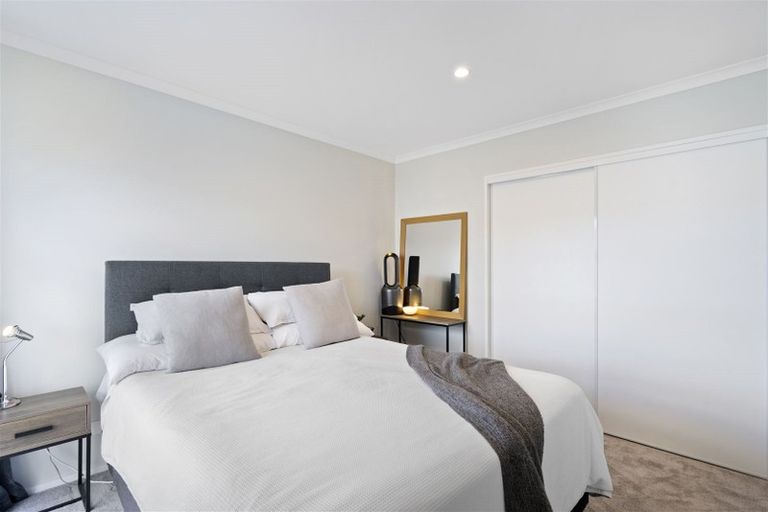 Photo of property in 2 Briddock Way, Swanson, Auckland, 0614