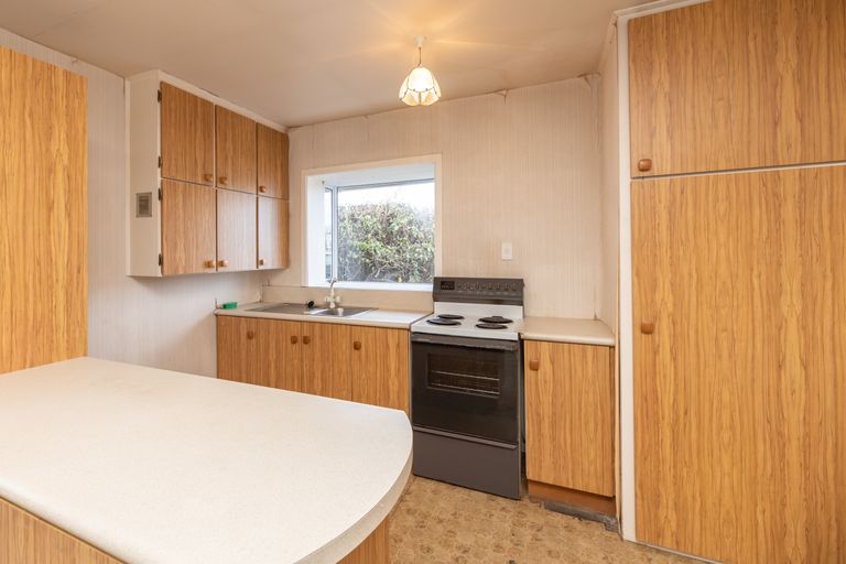 Photo of property in 406 Main North Road, Redwood, Christchurch, 8051