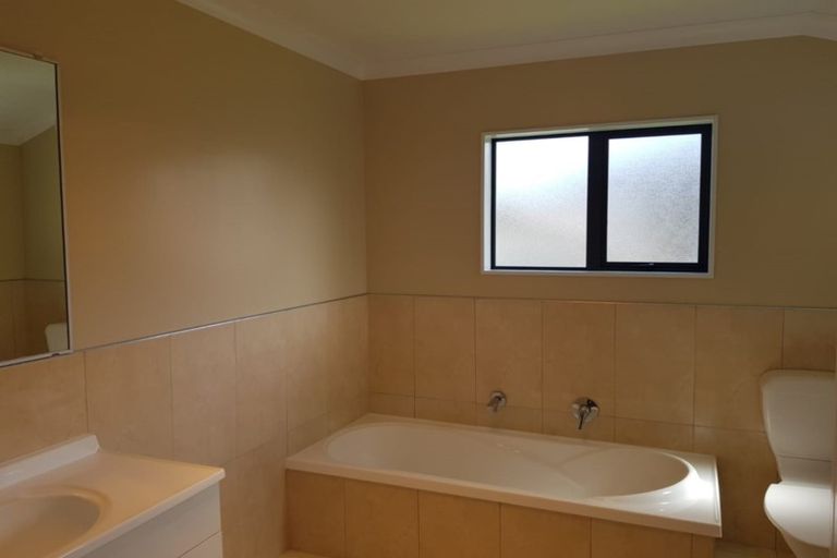 Photo of property in 63a Redoubt Road, Goodwood Heights, Auckland, 2105