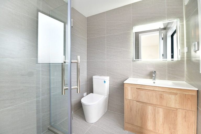 Photo of property in 15 Makenu Crescent, Wainui, Silverdale, 0992