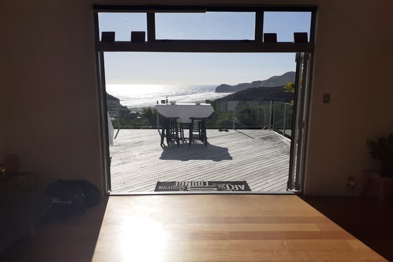 Photo of property in 35 Piha Road, Piha, New Lynn, 0772