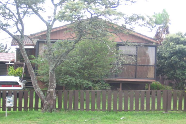 Photo of property in 27 Kelman Road, Kelston, Auckland, 0602