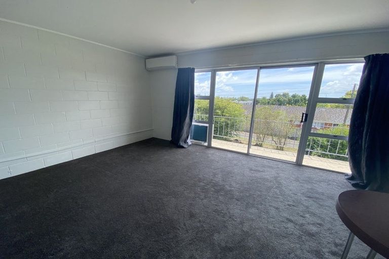 Photo of property in 40 West Coast Road, Glen Eden, Auckland, 0602