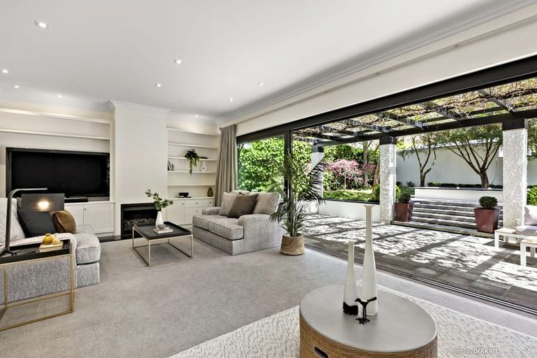 Photo of property in 54b Hobson Street, Thorndon, Wellington, 6011