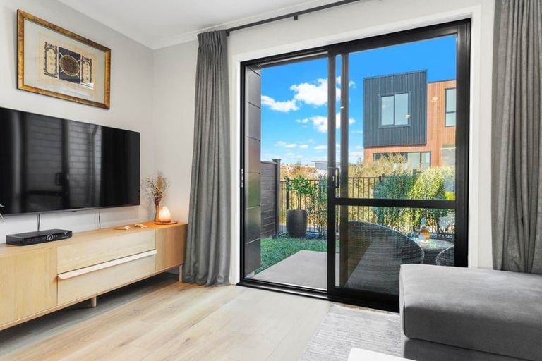 Photo of property in 6 Honowai Street, Kumeu, 0810