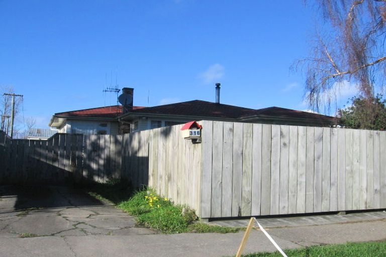 Photo of property in 316 Tremaine Avenue, Takaro, Palmerston North, 4412