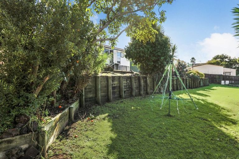 Photo of property in 9 Holborn Place, Papatoetoe, Auckland, 2025