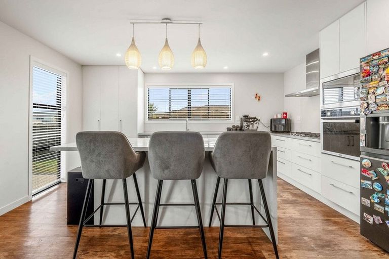 Photo of property in 14 Harding Drive, Papamoa Beach, Papamoa, 3118