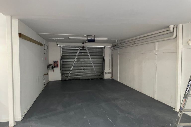 Photo of property in 20 Waverley Street, South Dunedin, Dunedin, 9012