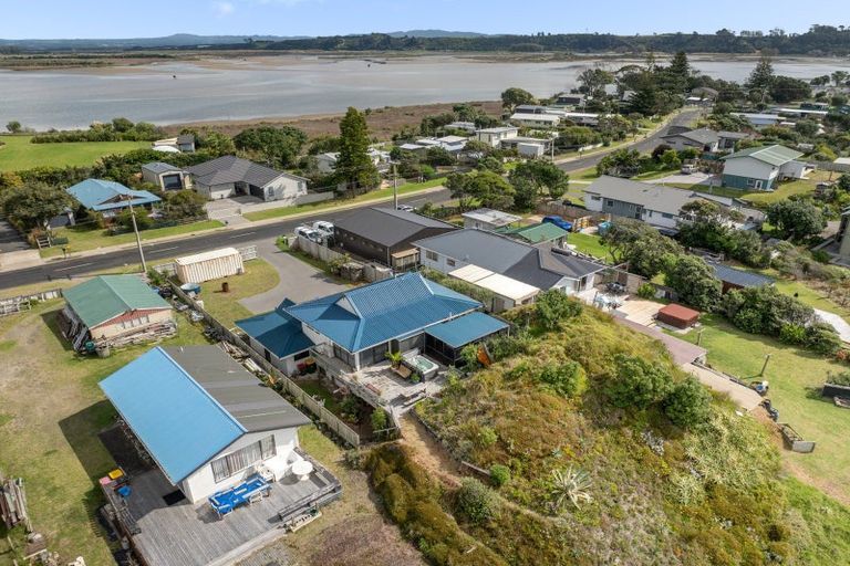 Photo of property in 563 Pukehina Parade, Pukehina, Te Puke, 3189