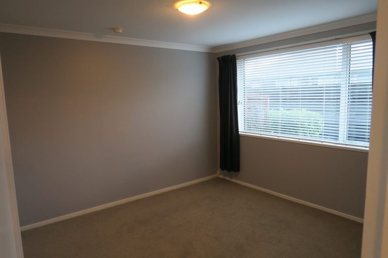 Photo of property in 36 Duchess Place, Maupuia, Wellington, 6022