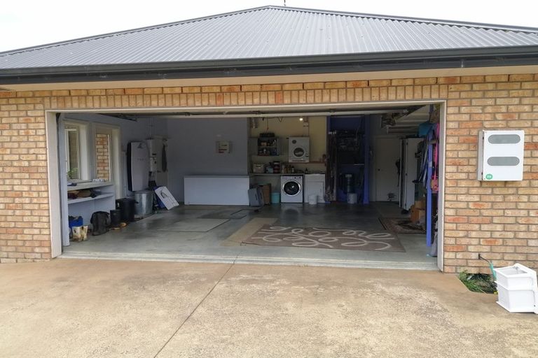 Photo of property in 104 Muriwai Valley Road, Muriwai, Waimauku, 0881