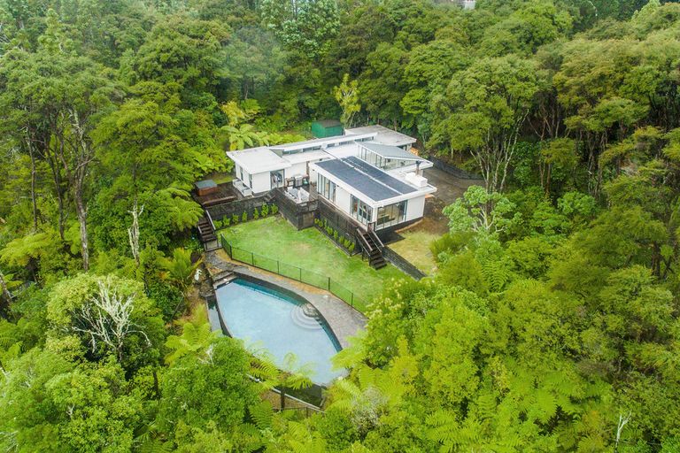 Photo of property in 14 Kopiko Road, Titirangi, Auckland, 0604