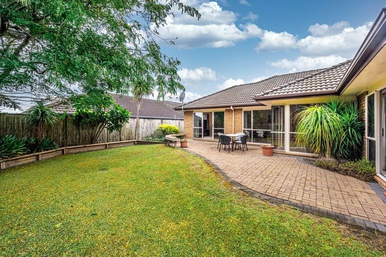 Photo of property in 103 Golfland Drive, Golflands, Auckland, 2013