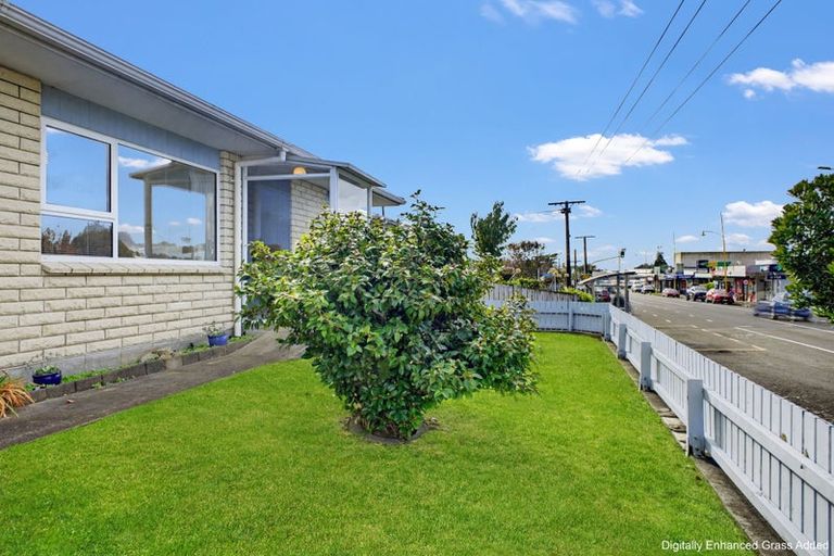 Photo of property in 66 Tukapa Street, Westown, New Plymouth, 4310
