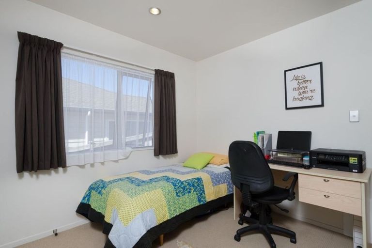 Photo of property in 18 Alloway Street, Westgate, Auckland, 0614