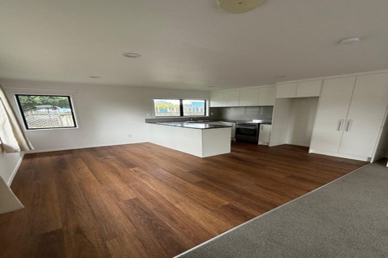 Photo of property in 2/70 Kelvin Road, Papakura, 2110