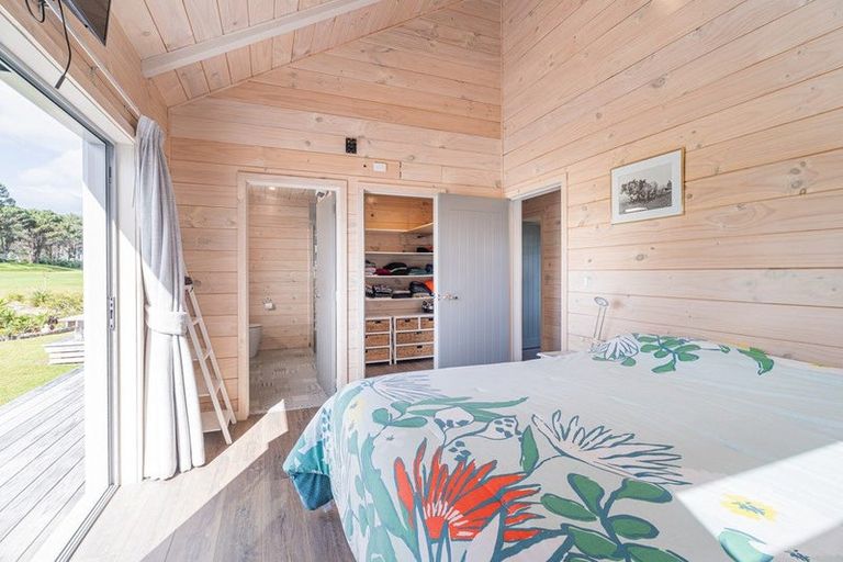 Photo of property in 107 Benjamin Place, Matarangi, Whitianga, 3592