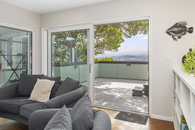 Photo of property in 53 View Road, Houghton Bay, Wellington, 6023