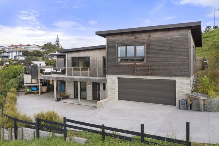 Photo of property in 21 Primrose Street, Raglan, 3225