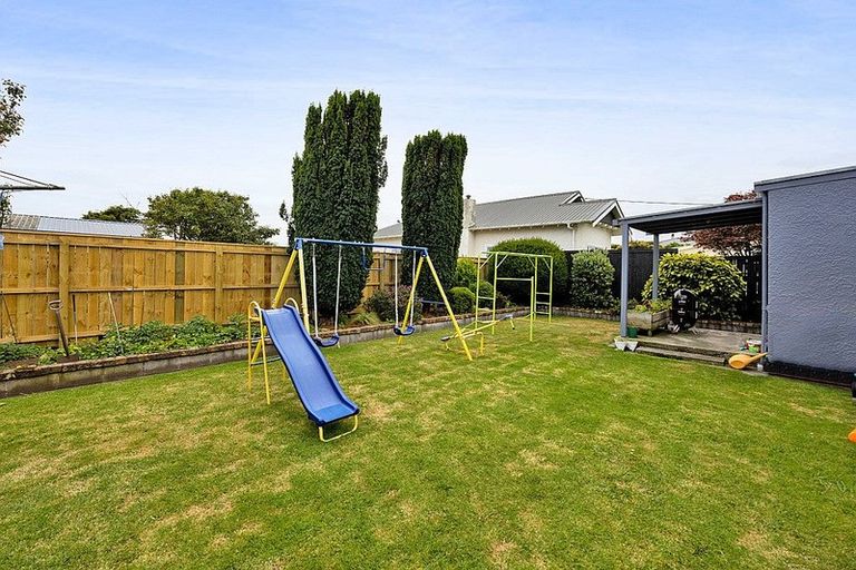 Photo of property in 1 Disraeli Street, Hawera, 4610