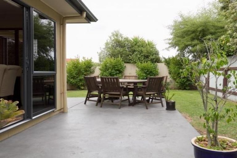 Photo of property in 9a Oxford Street, Taradale, Napier, 4112