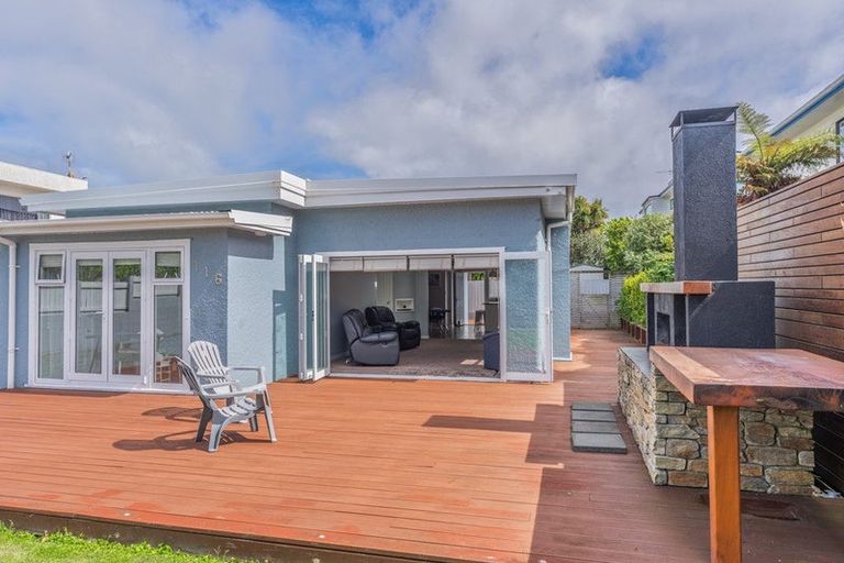 Photo of property in 116 Seaview Road, Paraparaumu Beach, Paraparaumu, 5032