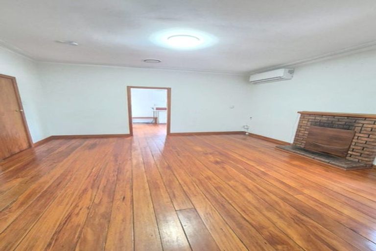 Photo of property in 137 Seabrook Avenue, New Lynn, Auckland, 0600