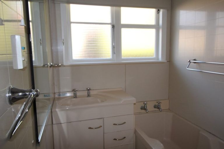 Photo of property in 3 Kent Crescent, Awapuni, Palmerston North, 4412