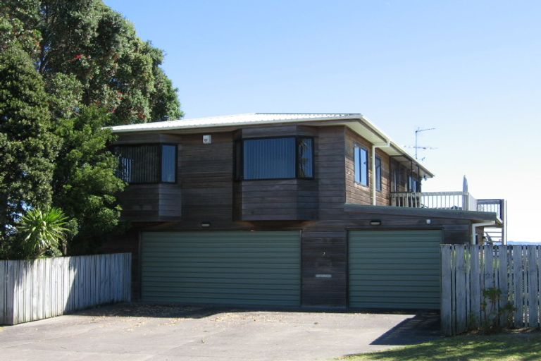 Photo of property in 2 Mayall Avenue, Beach Haven, Auckland, 0626