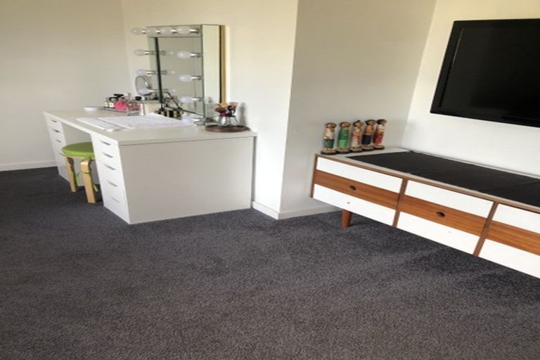 Photo of property in 6 Curletts Road, Sockburn, Christchurch, 8042