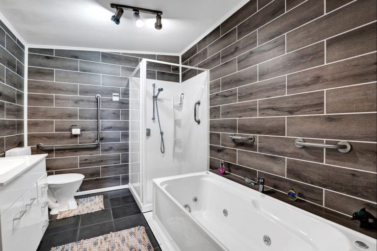 Photo of property in 10 Tauranga-a-ika Street, Manaia, 4612