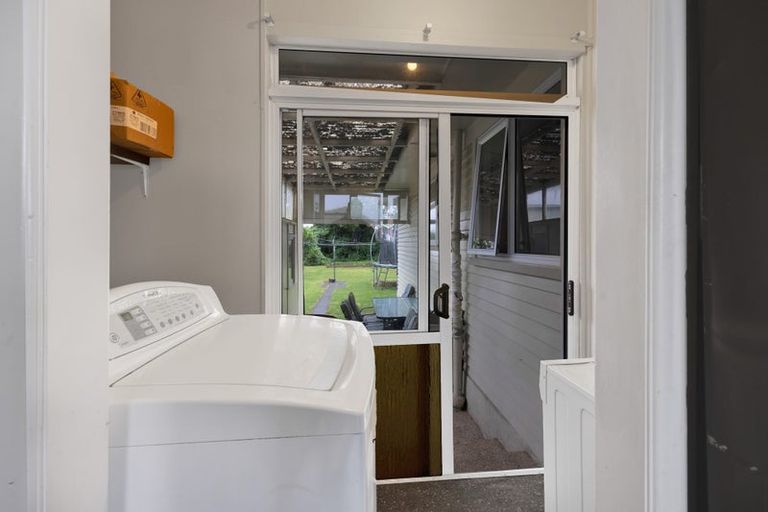 Photo of property in 61 Collins Street, Hawera, 4610