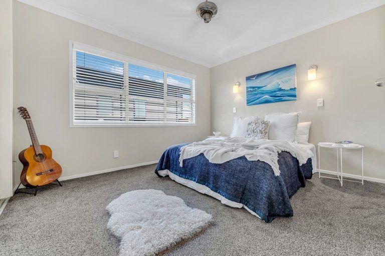 Photo of property in 3/58 Takutai Avenue, Half Moon Bay, Auckland, 2012